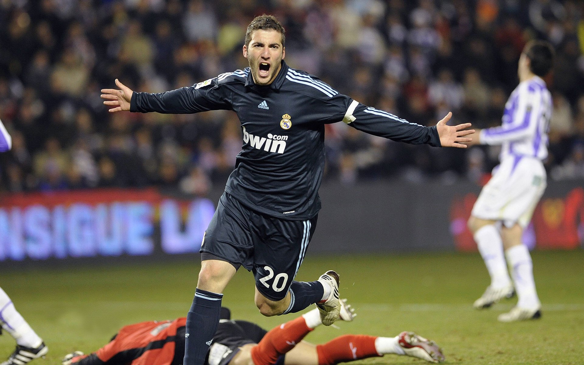 墨西哥队战术调整效果显著，球队士气高，墨西哥联赛传统强队