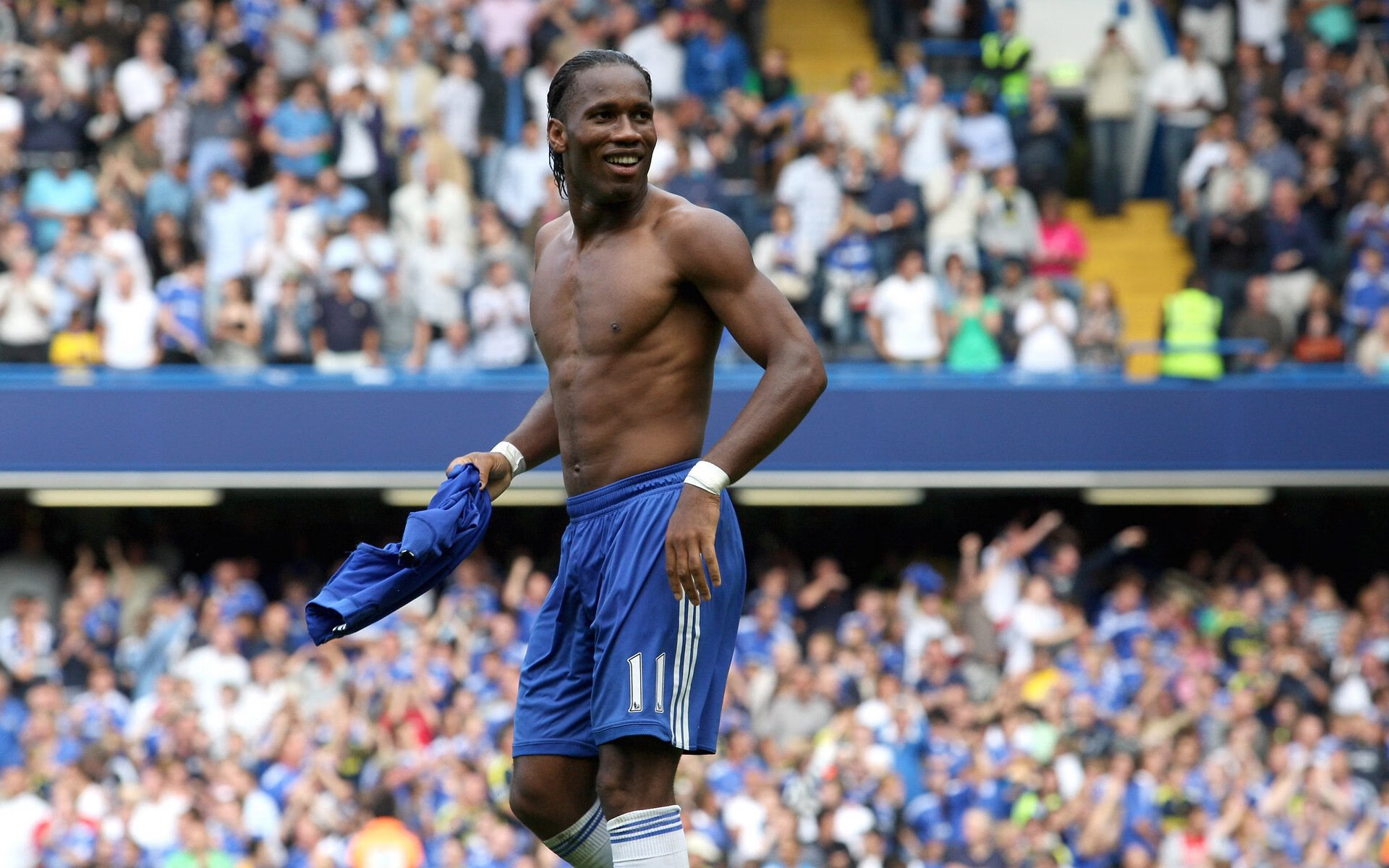 激烈追踪:WRC场外粉丝群的狂热气氛